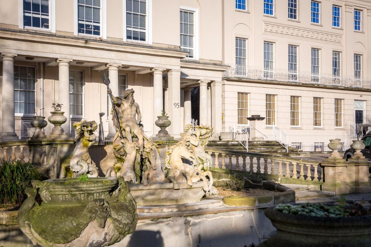 Elliot Oliver - Luxury 2 Bedroom Regency Apartment With Parking & Ev Charger Cheltenham Exterior photo